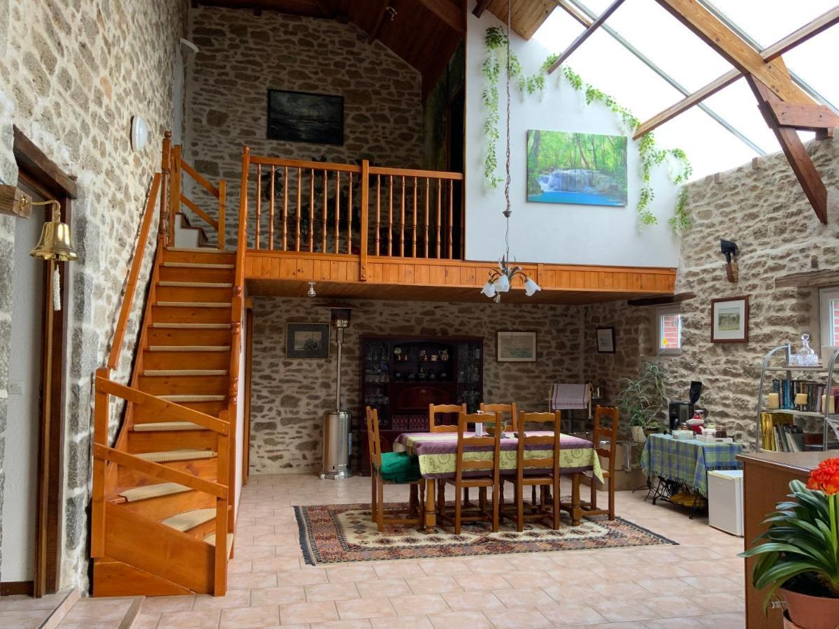 Le Bois Chef D'Ane Bed & Breakfast Collinée Dış mekan fotoğraf